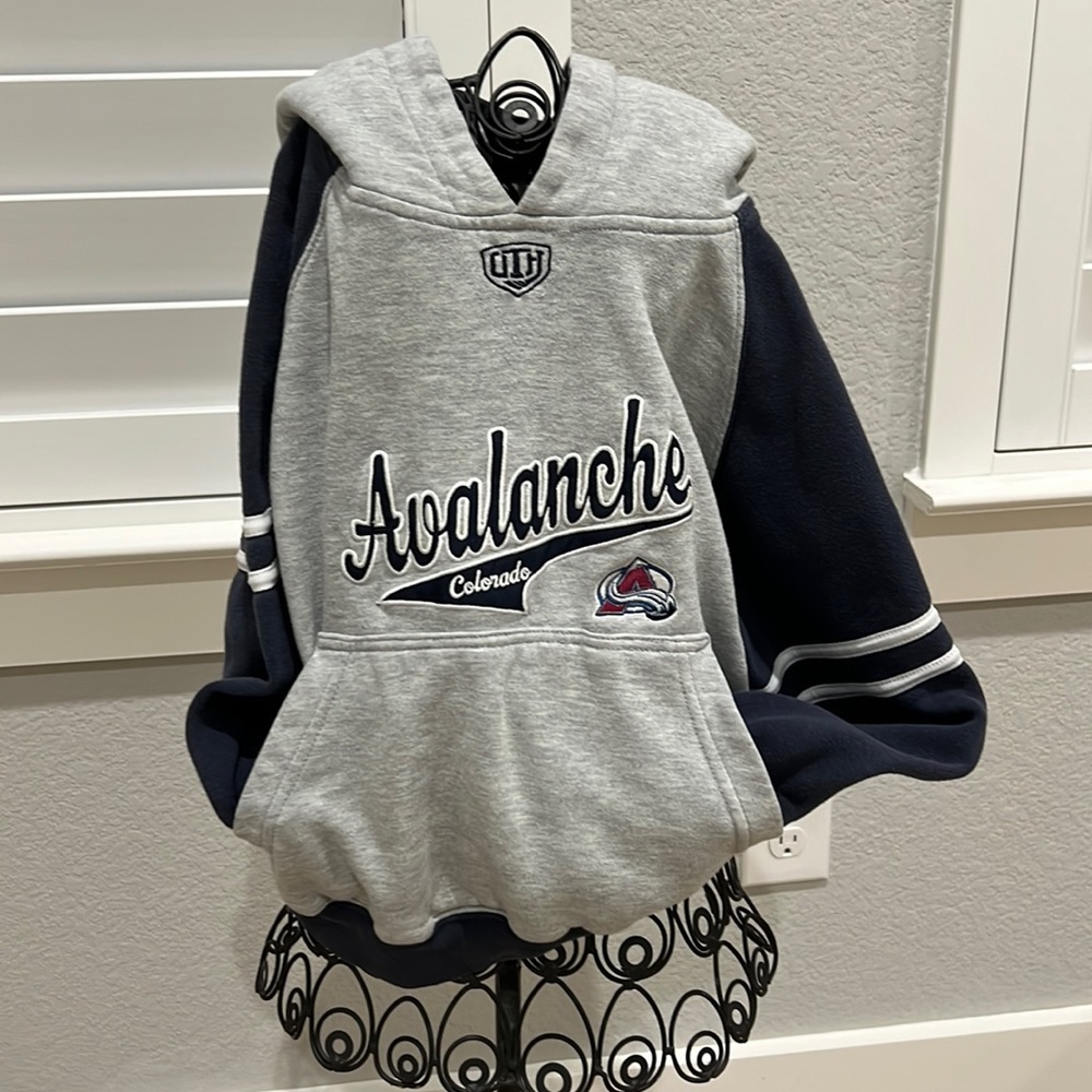 Kids unisex Colorado avalanche hoodie.